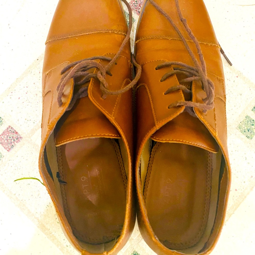 Men’s dress shoes size 10